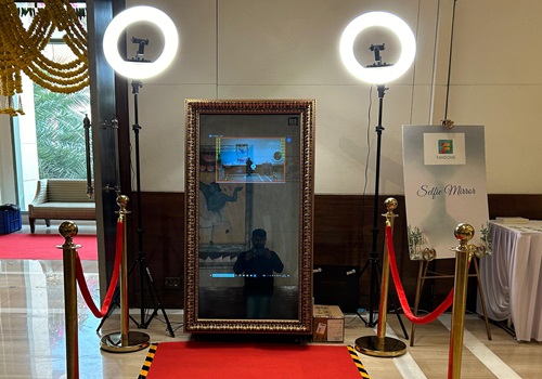 Magic Mirror Photo Booth